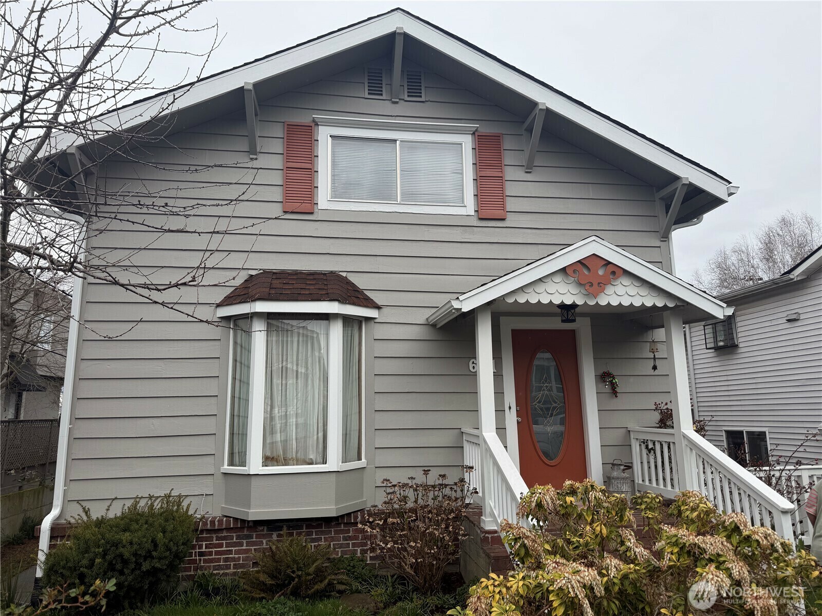 Property Photo: 621 Bell Street 1 WA 98020