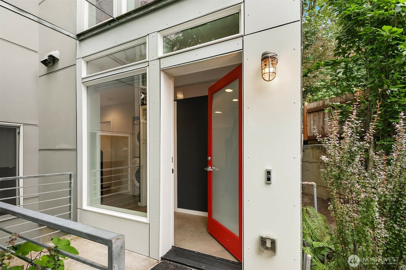 Property Photo: 1009 Sturgus Avenue S WA 98144