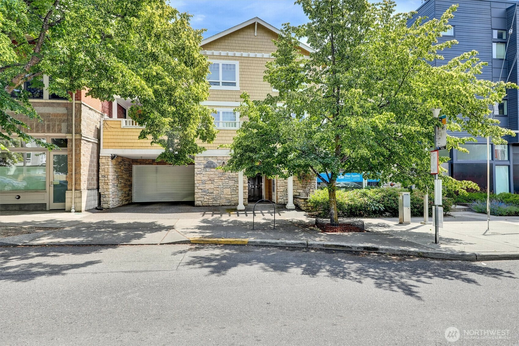 Property Photo:  5450  California Avenue SW 302  WA 98136 