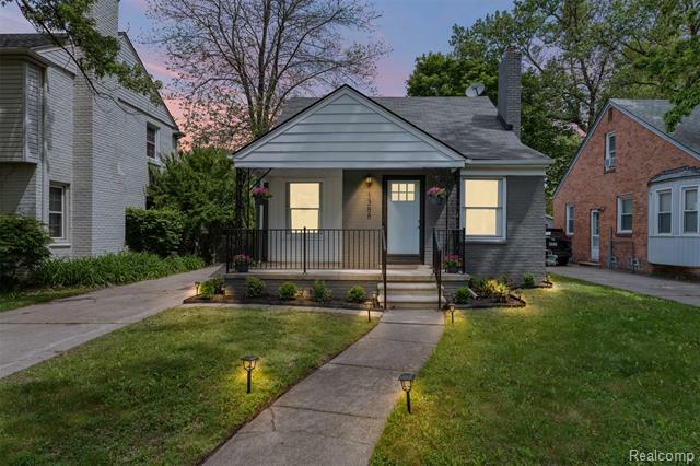 Property Photo:  1388 Vernier Road  MI 48236 