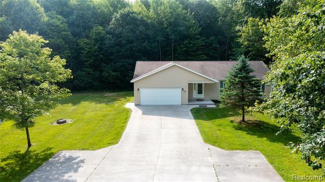 Property Photo:  2930 Range Road  MI 48060 