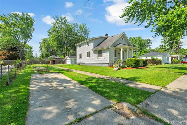 Property Photo: 25605 Yale Street MI 48125