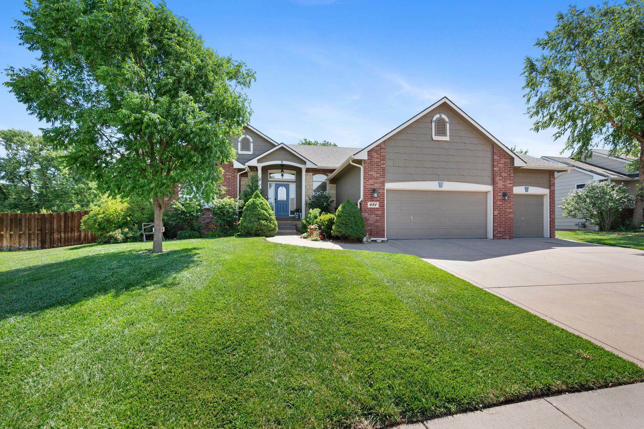 Property Photo: 438 S Fawnwood St KS 67235