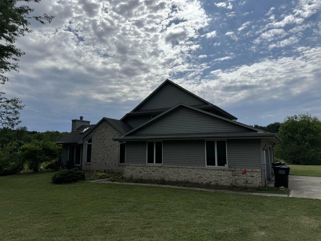 Property Photo: 9529 North Serns Road WI 53563