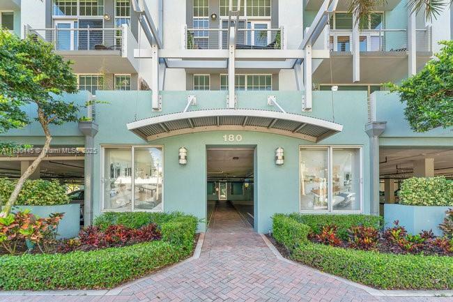 Property Photo:  180 NE 4th Ave 306  FL 33483 