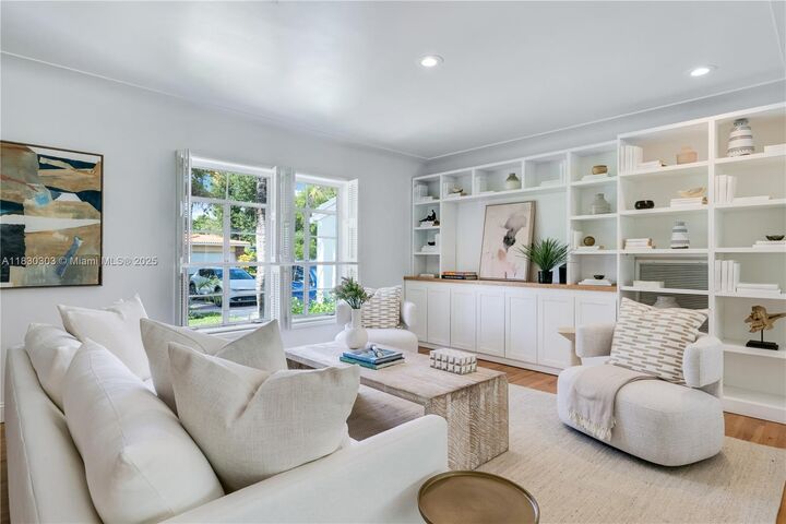 Property Photo: 431 Gerona Ave FL 33146