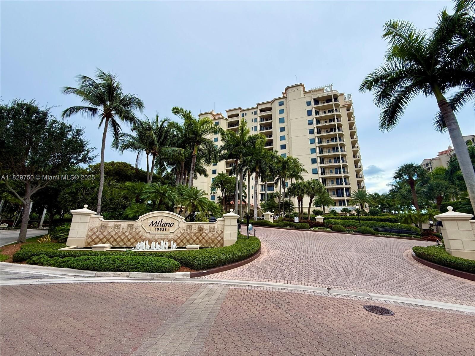 Property Photo: 13621 Deering Bay Dr 502 FL 33158