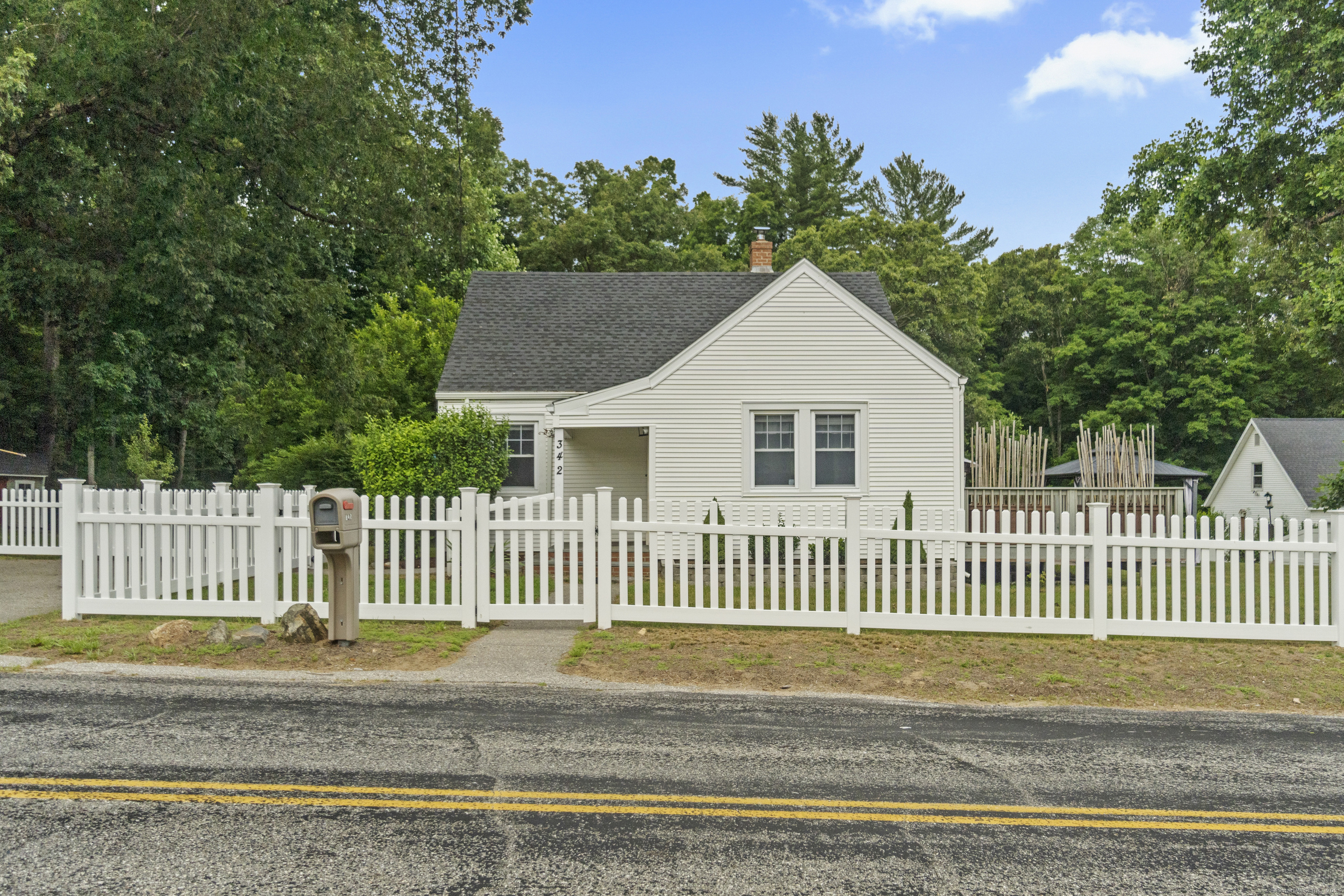 Property Photo: 342 Hunting Lodge Road CT 06268