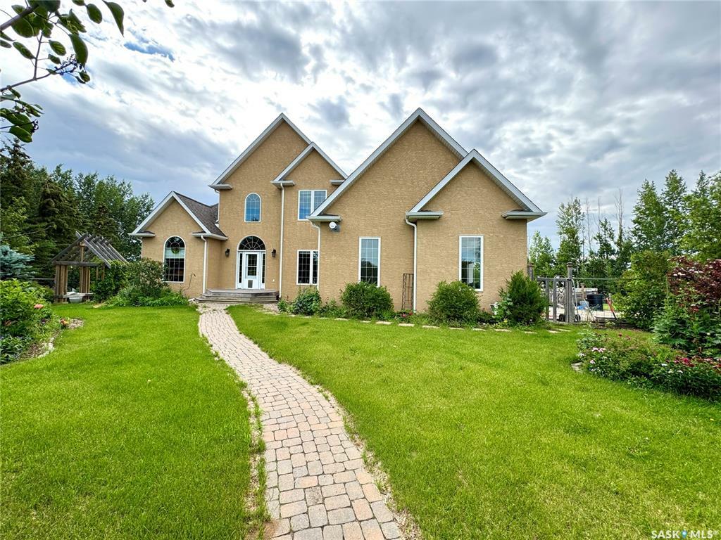 Property Photo: 305 Evergreen Place SK S0M 2Y0