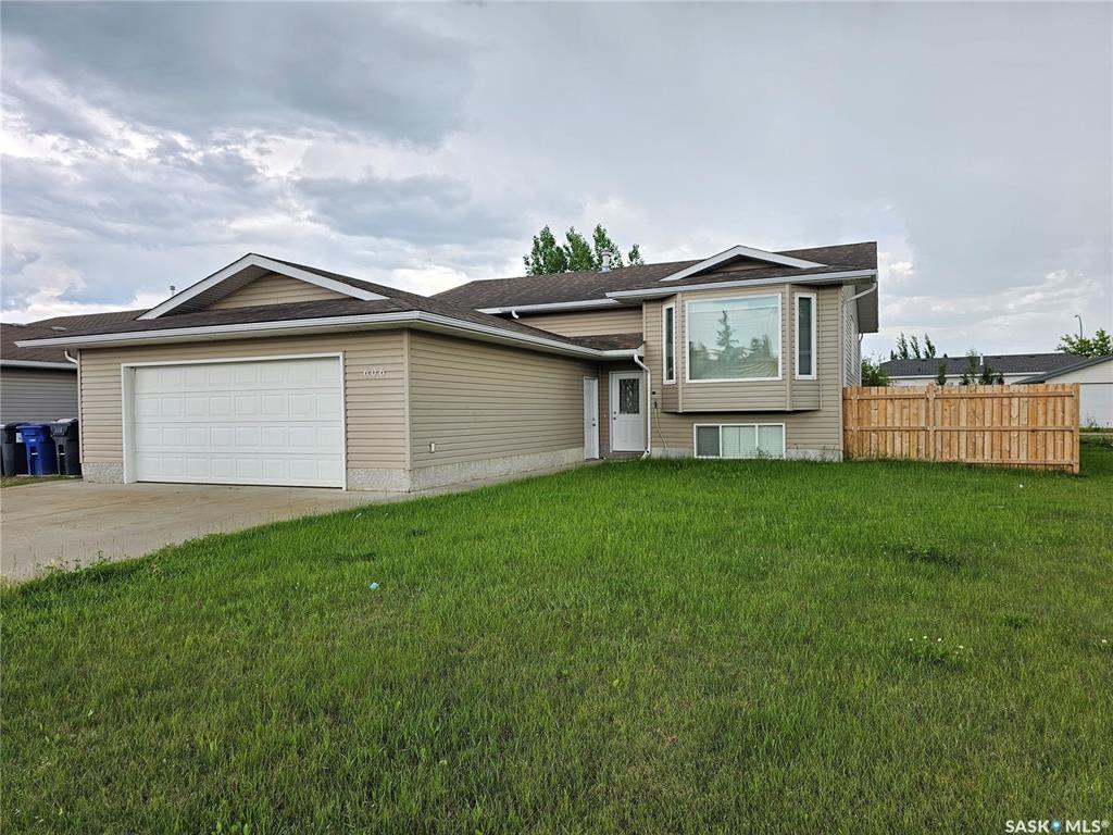 Property Photo: 606 7th Avenue W SK S9X 1B1
