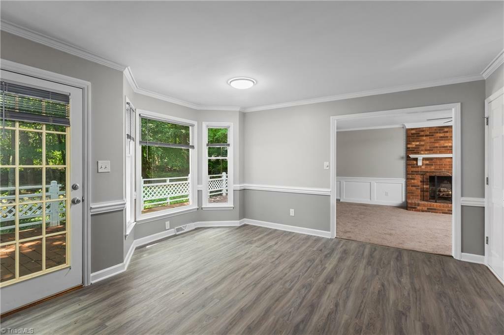 Property Photo: 2094 Pembrooke Forest Drive NC 27106
