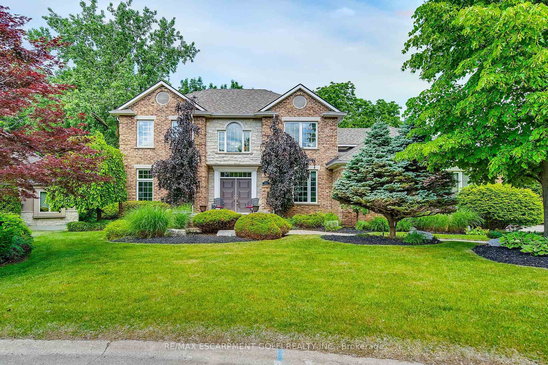 Property Photo: 6431 Rockcliffe Estates ON L2J 4K7