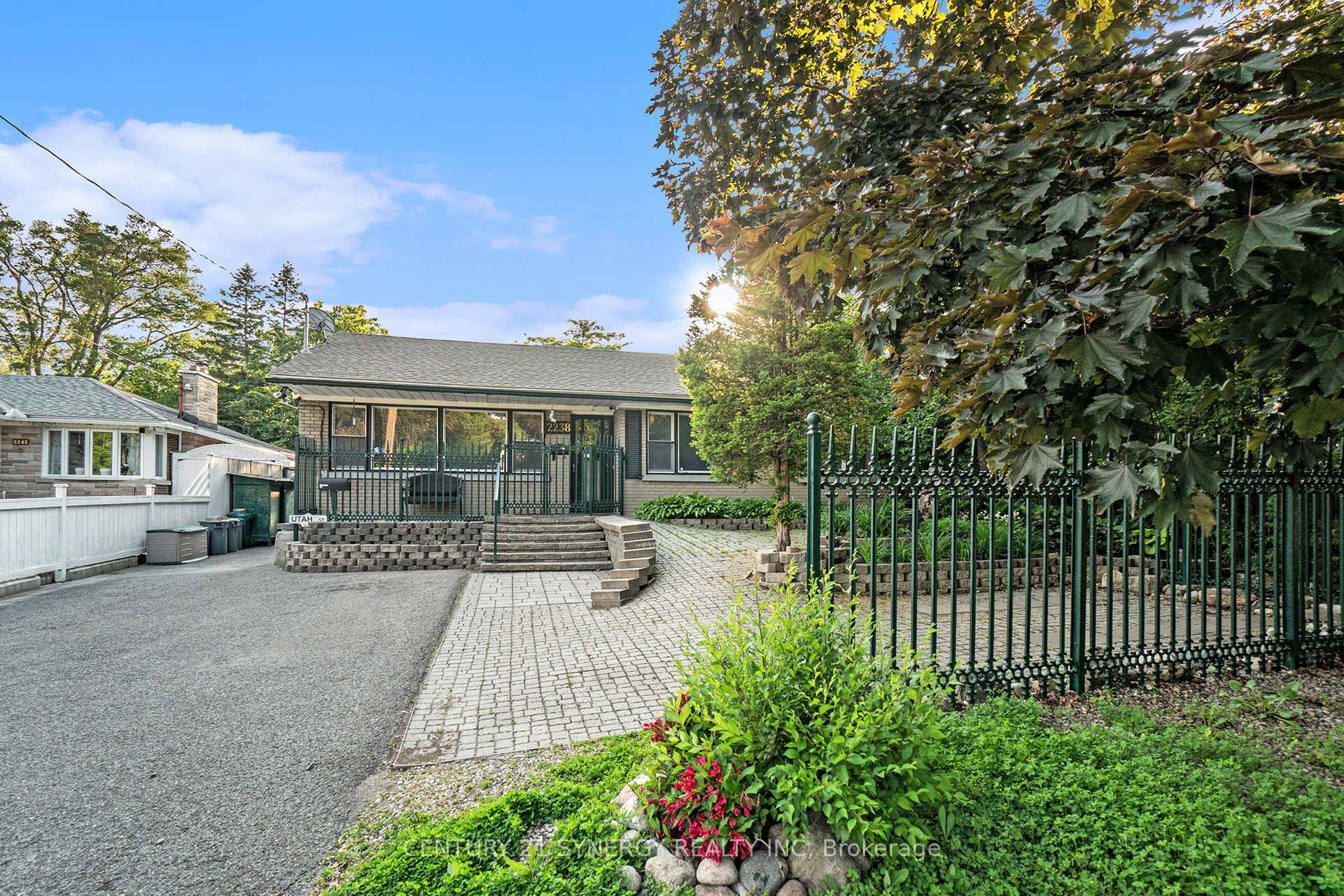 Photo de la propriété:  2238 Utah Street  ON K1H 7W8 