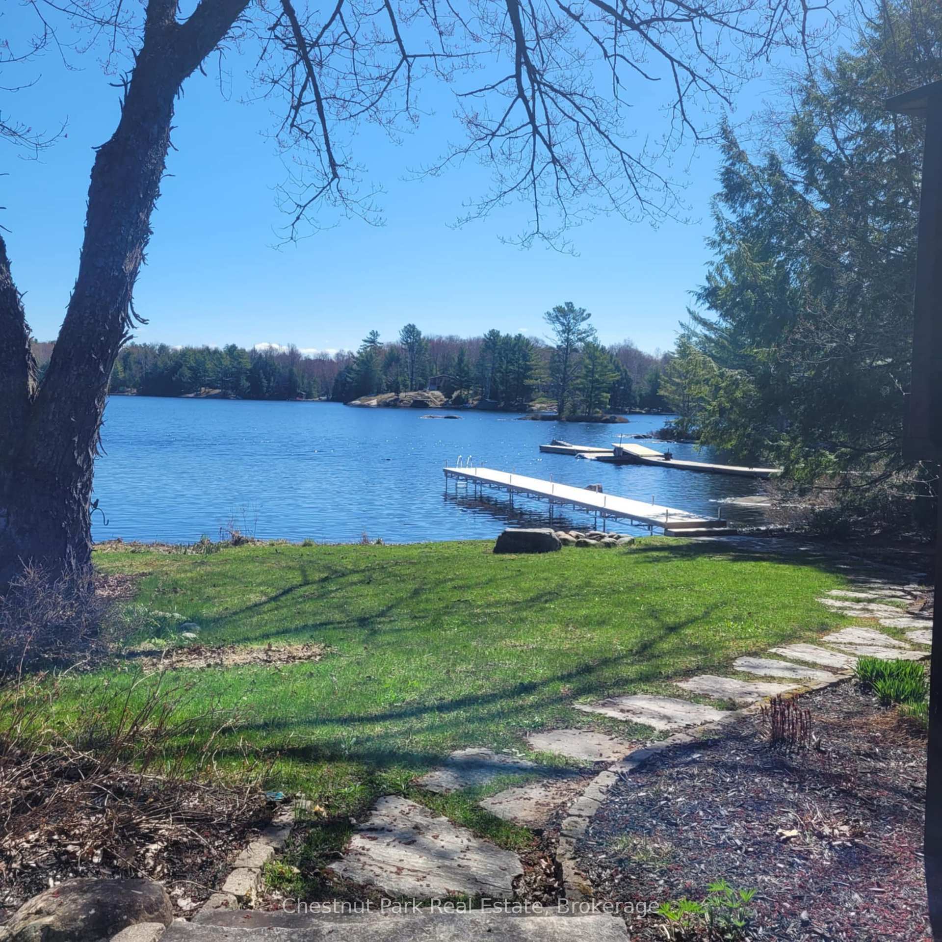 Photo de la propriété:  1183 Dickie Lake Road W  ON P0B 1A0 