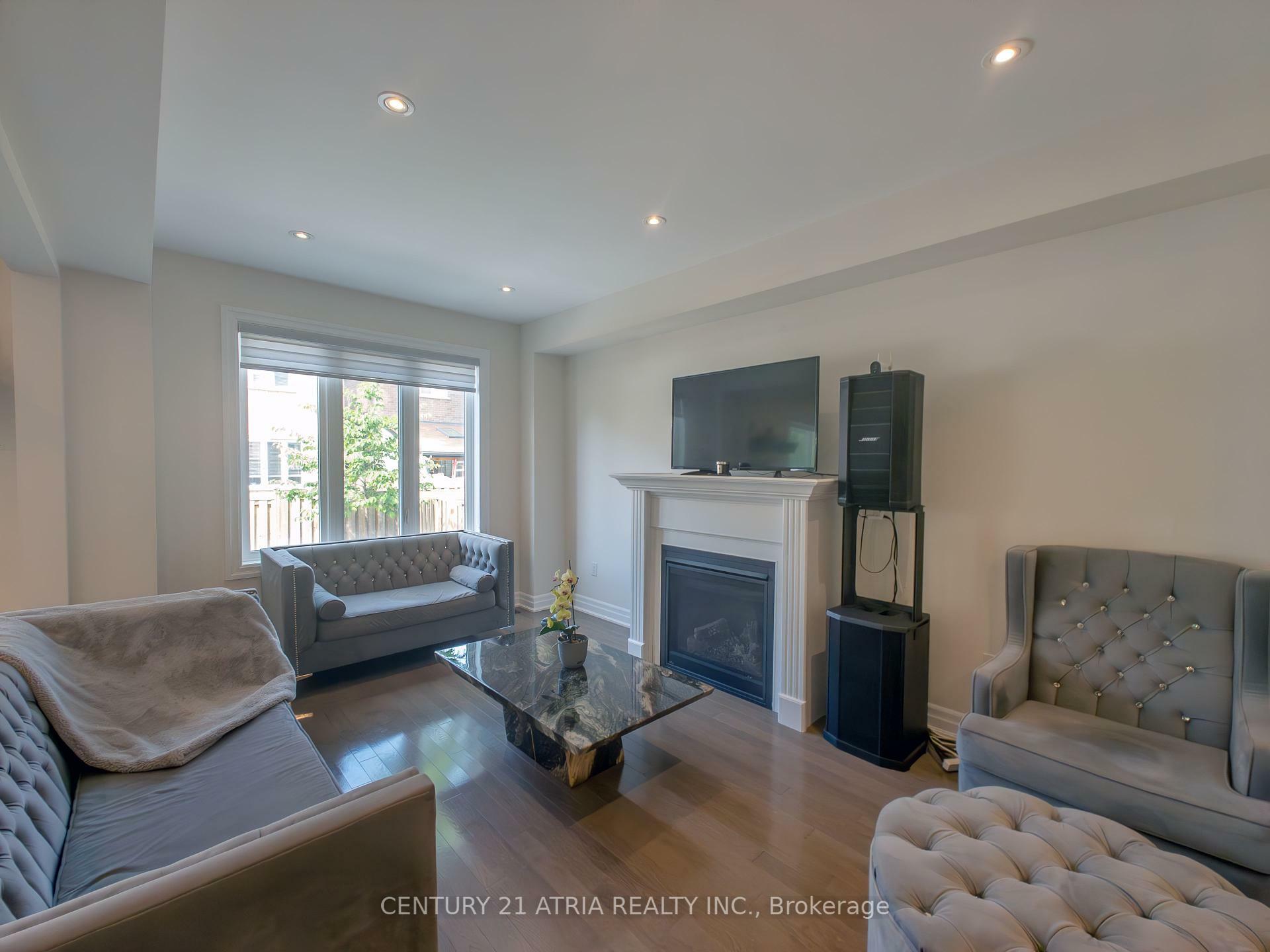 Property Photo:  6 Wildflower Way  ON M1E 0C3 