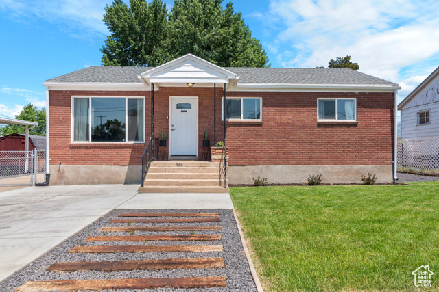Property Photo: 114 E 4800 S UT 84405