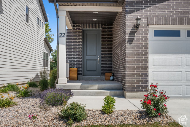 Property Photo: 22 W Orchard Ln 202 UT 84010