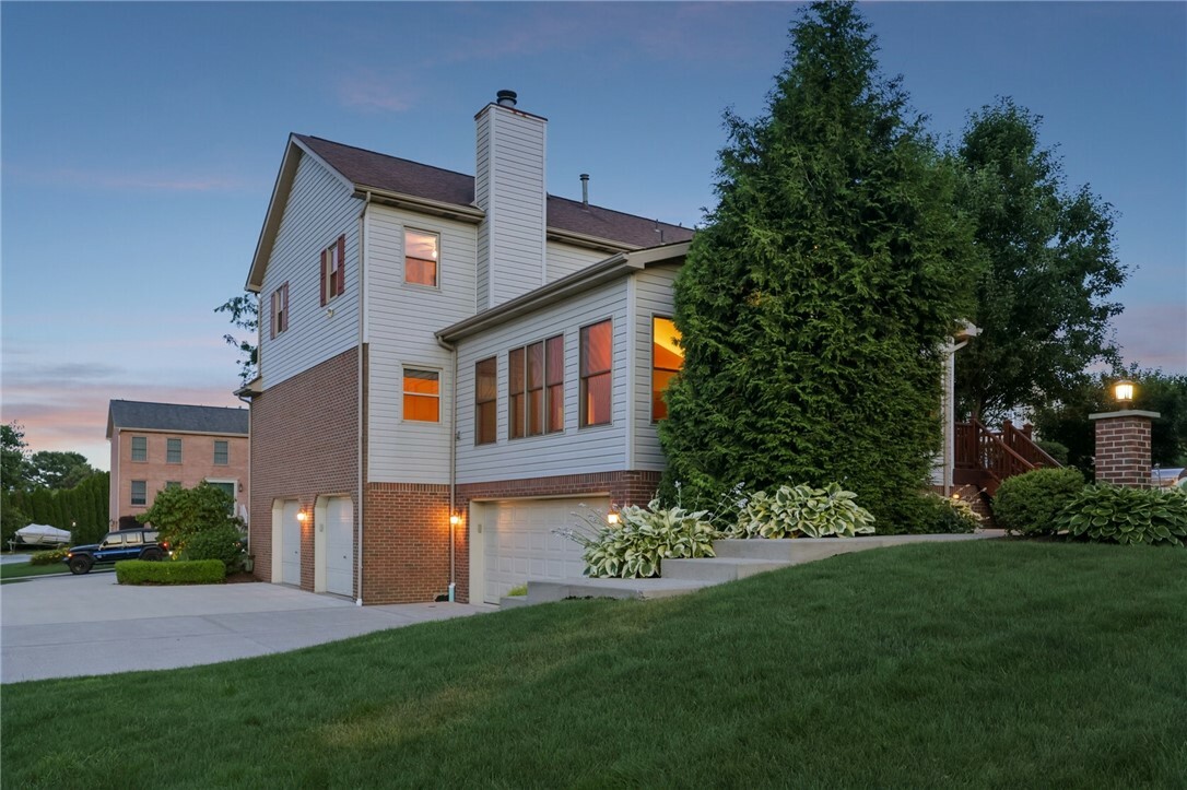 Property Photo: 114 Dolores Dr PA 15642