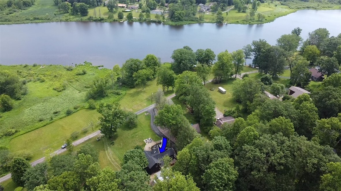 Property Photo:  7 Deer Lake Trail  PA 15421 