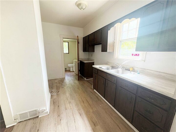 Property Photo: 800 N 6th St PA 15025