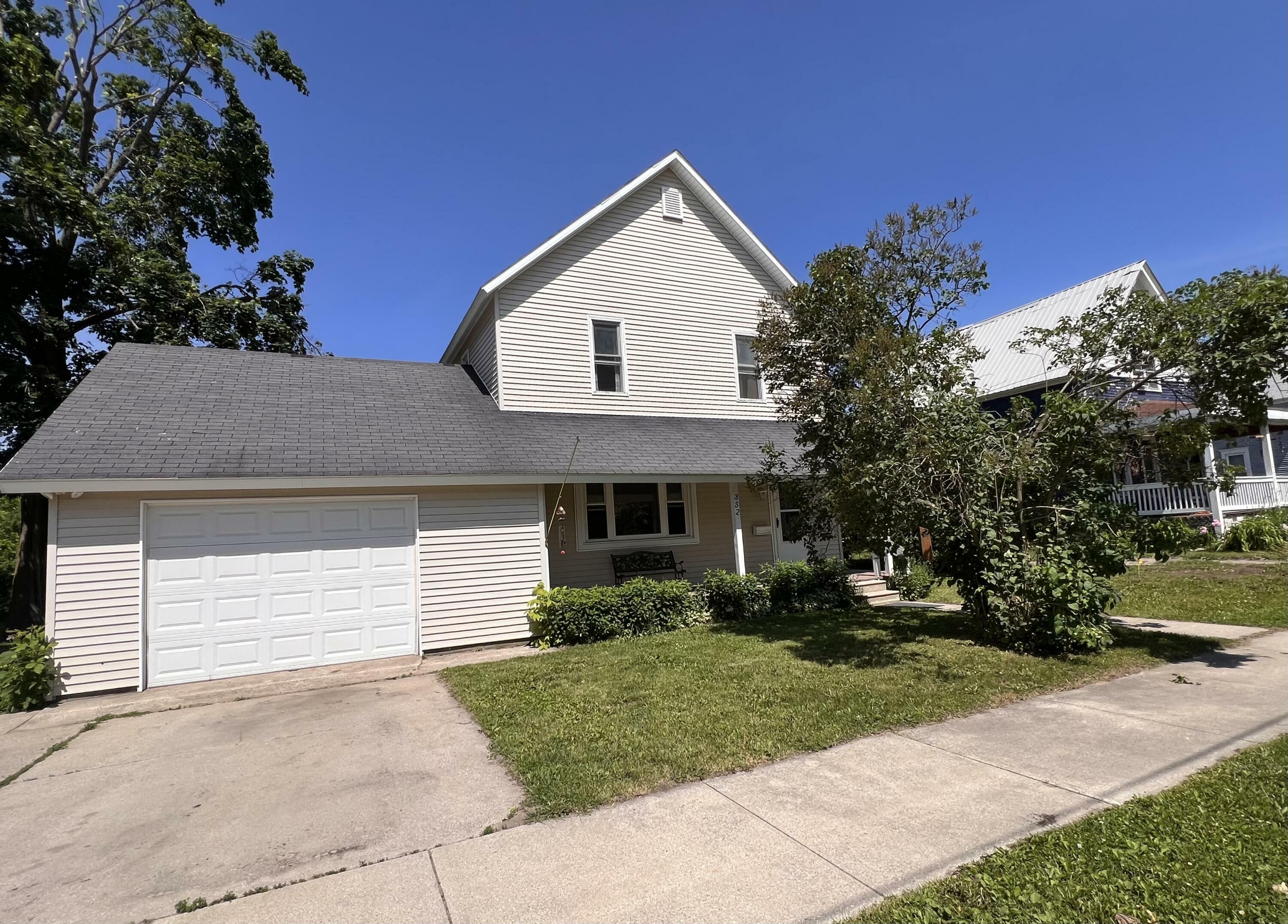 352 Young Street  Cheboygan MI 49721 photo