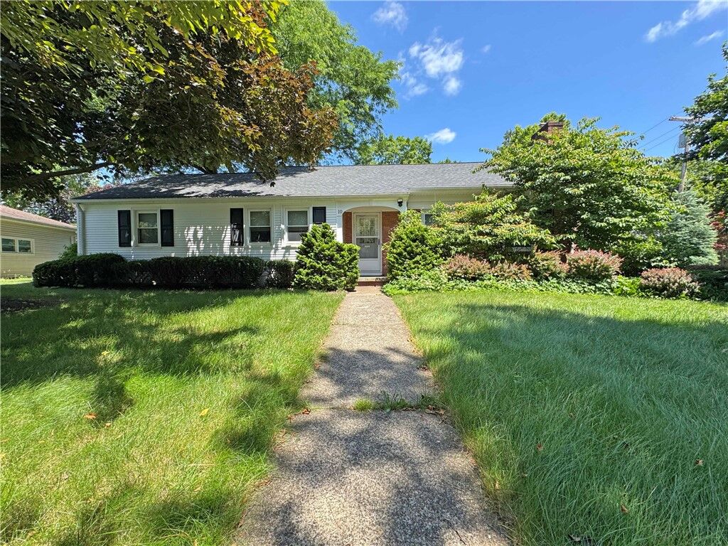Property Photo:  10 Danbury Circle N  NY 14618 