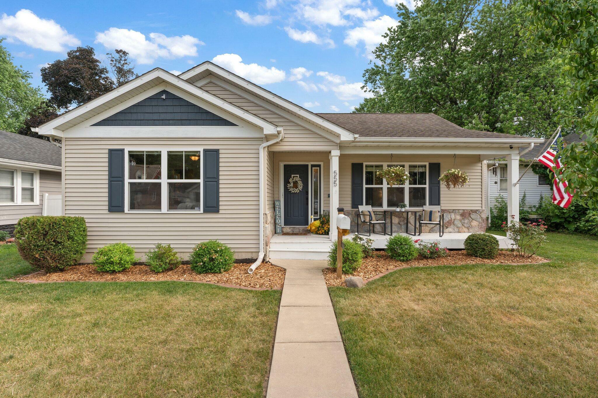 Property Photo:  555 Bond Avenue  IN 46385 