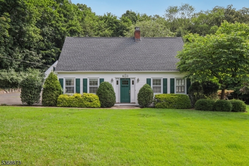 Property Photo:  777 Aspen Way  NJ 07417 