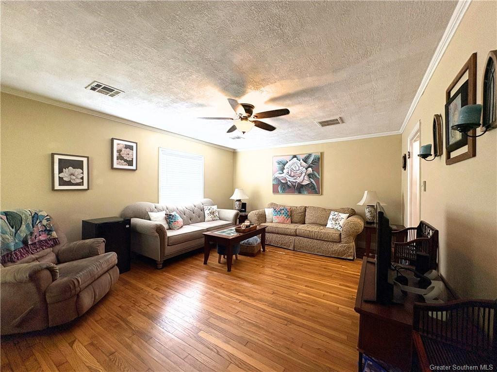Property Photo:  906 16th Street  LA 70601 