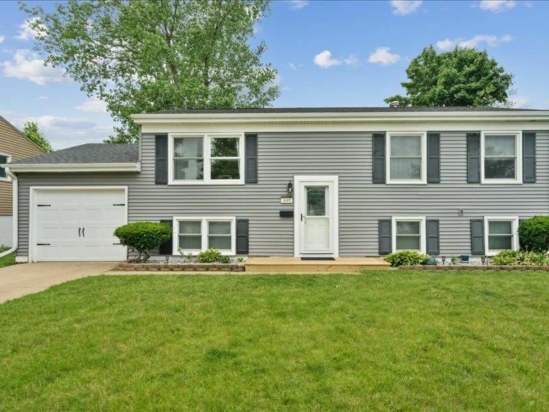 440 Mayberry Dr NW  Cedar Rapids IA 52405 photo