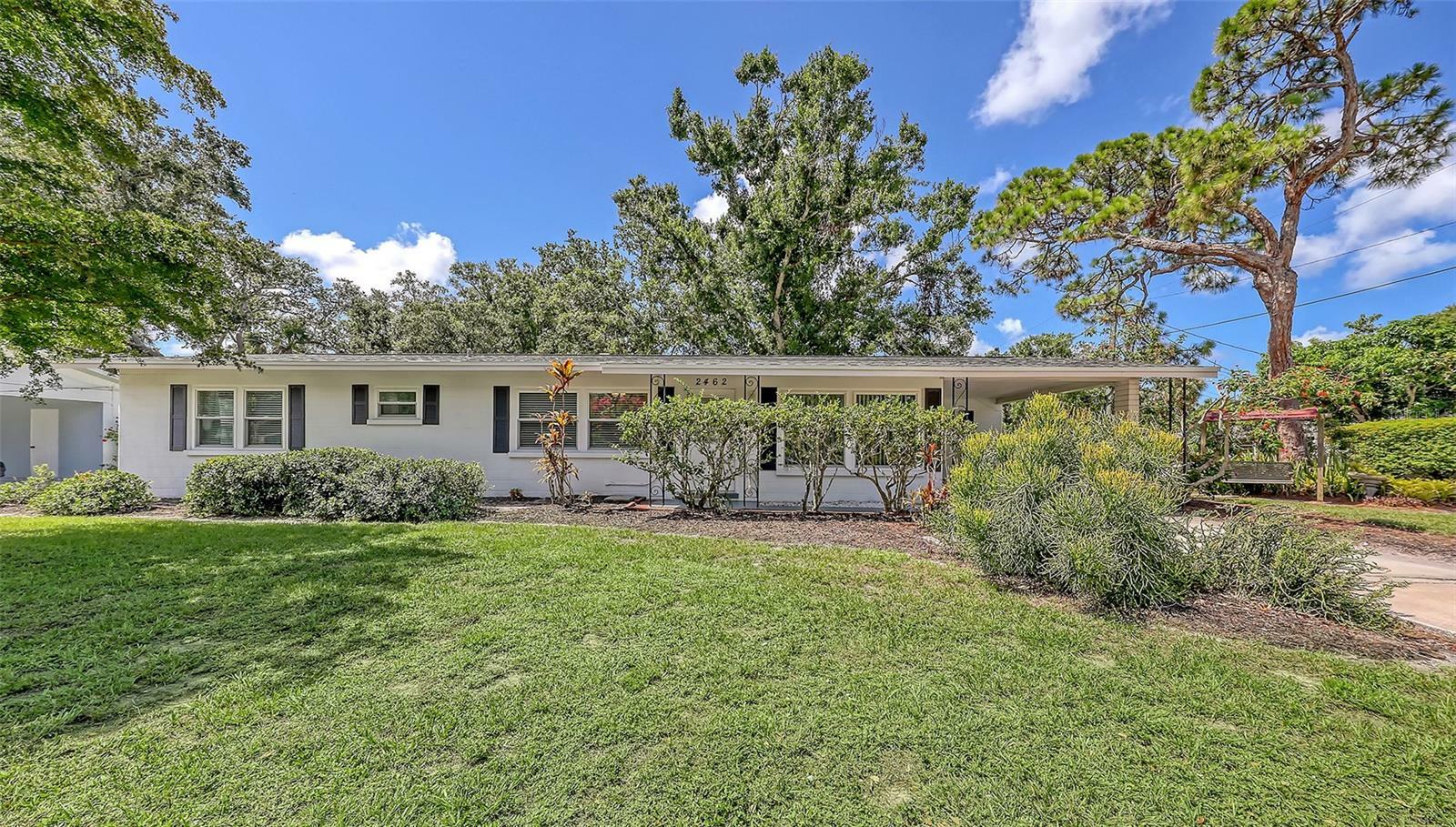 Property Photo:  2462 Hyde Park Street  FL 34239 