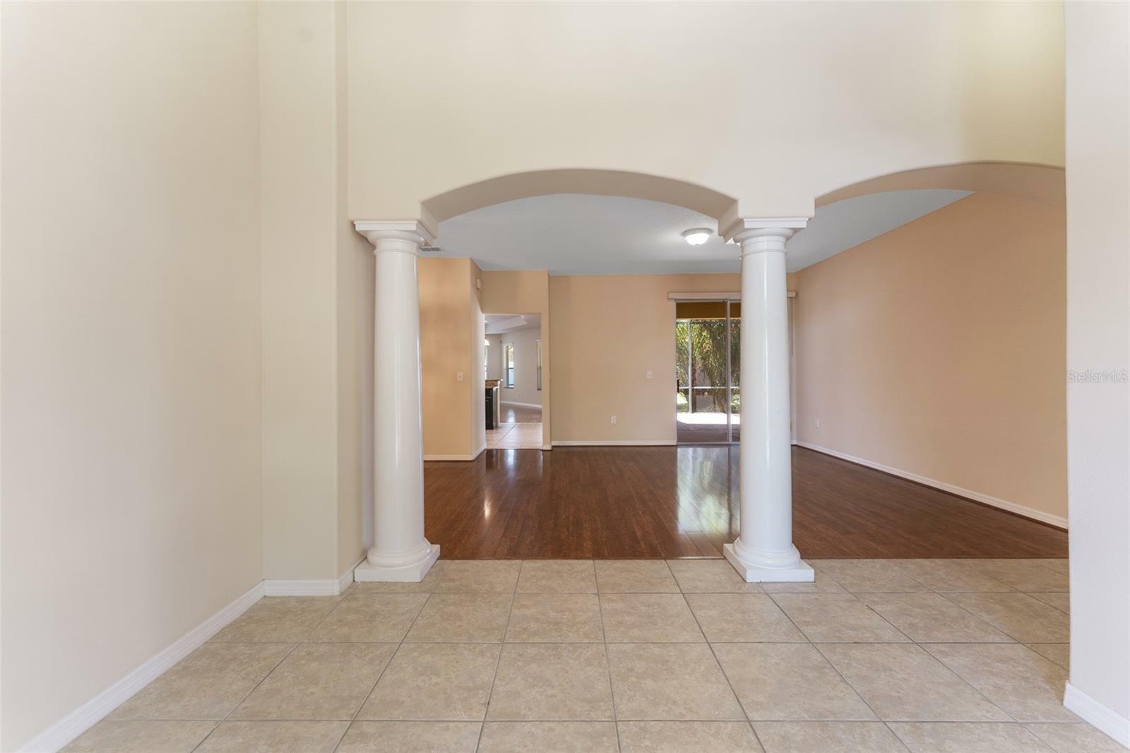 Property Photo: 2637 Yukon Cliff Drive FL 33570