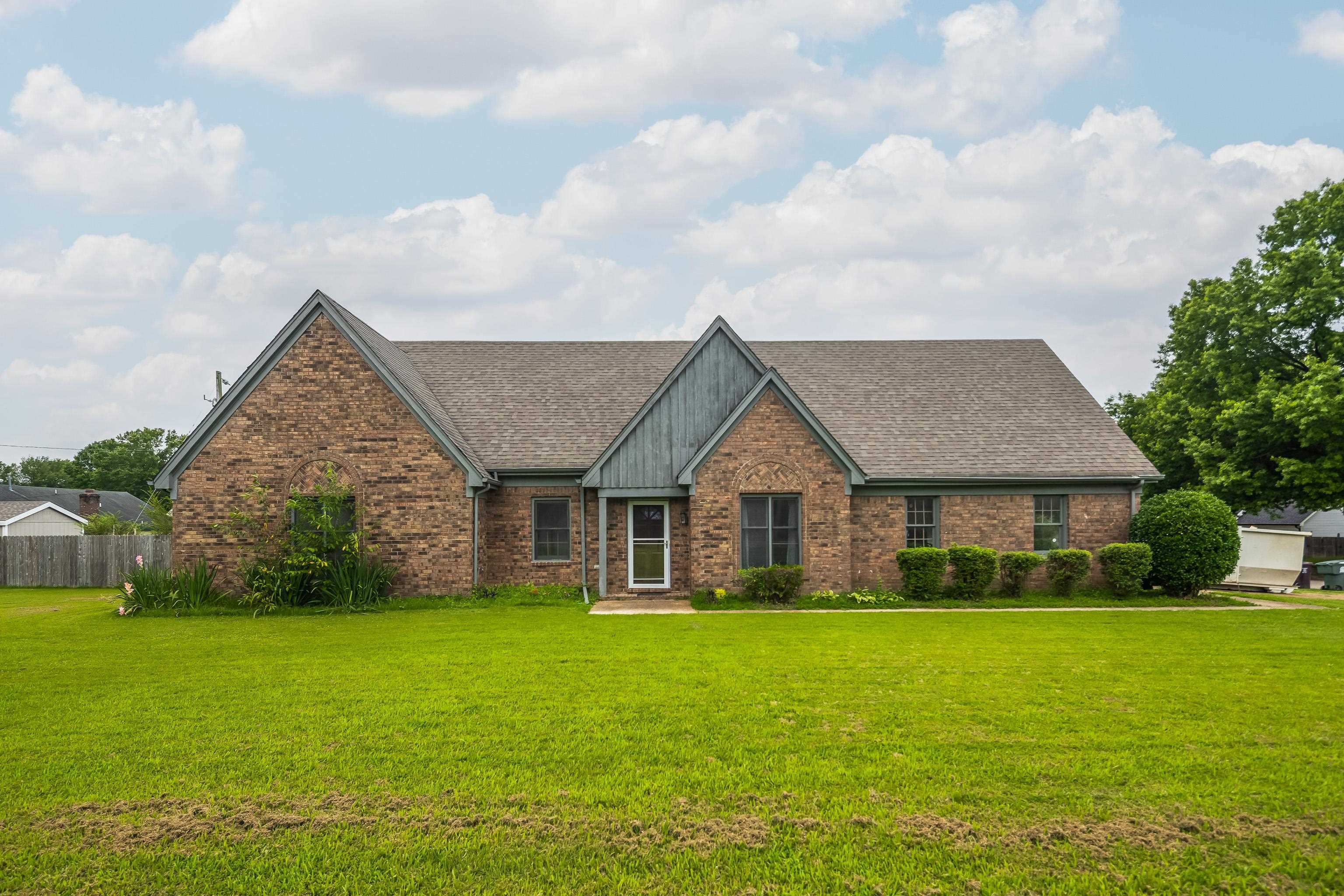 Property Photo: 675 S Collierville-Arlington Rd TN 38017