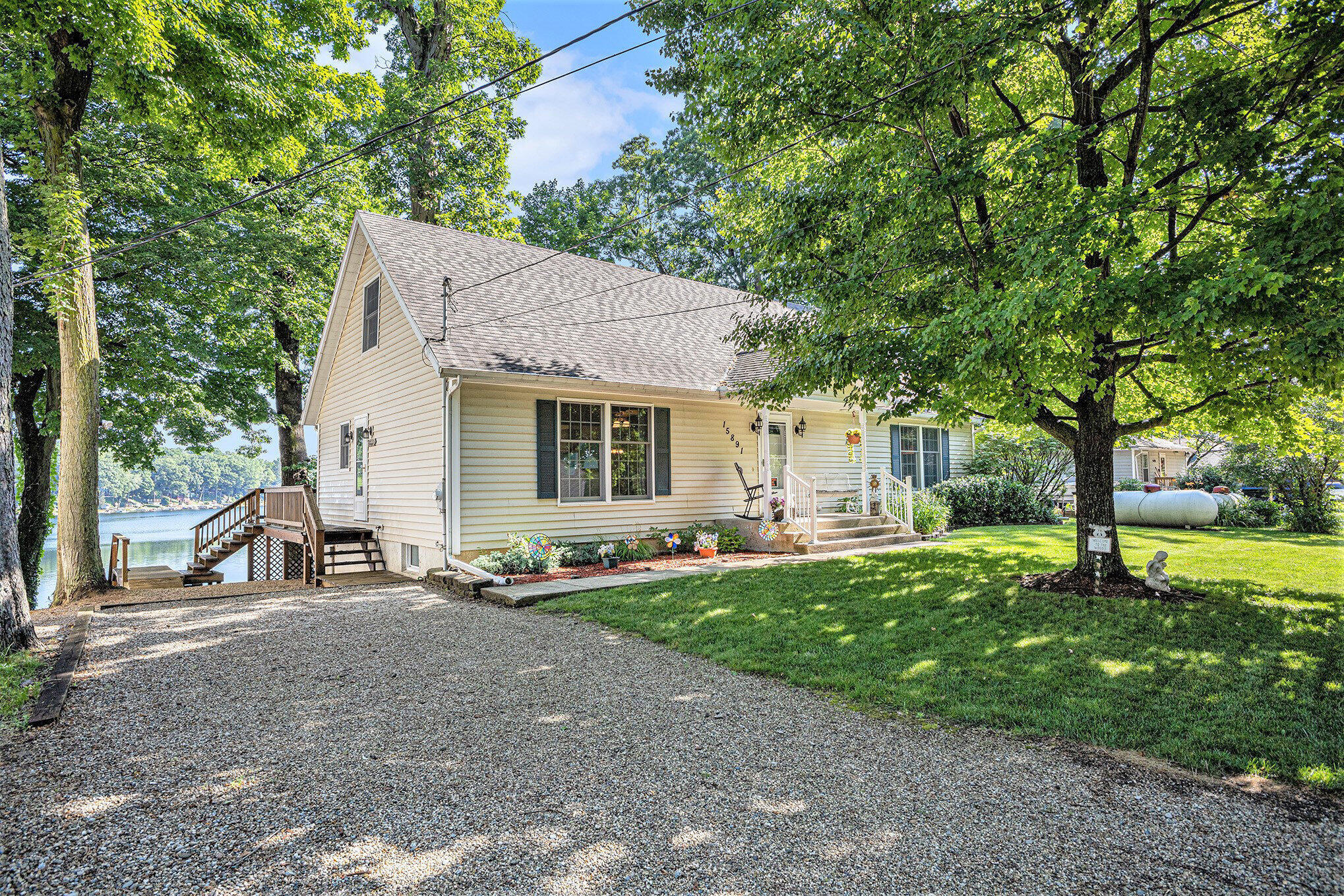 15891 Lakeview Drive  Buchanan MI 49107 photo