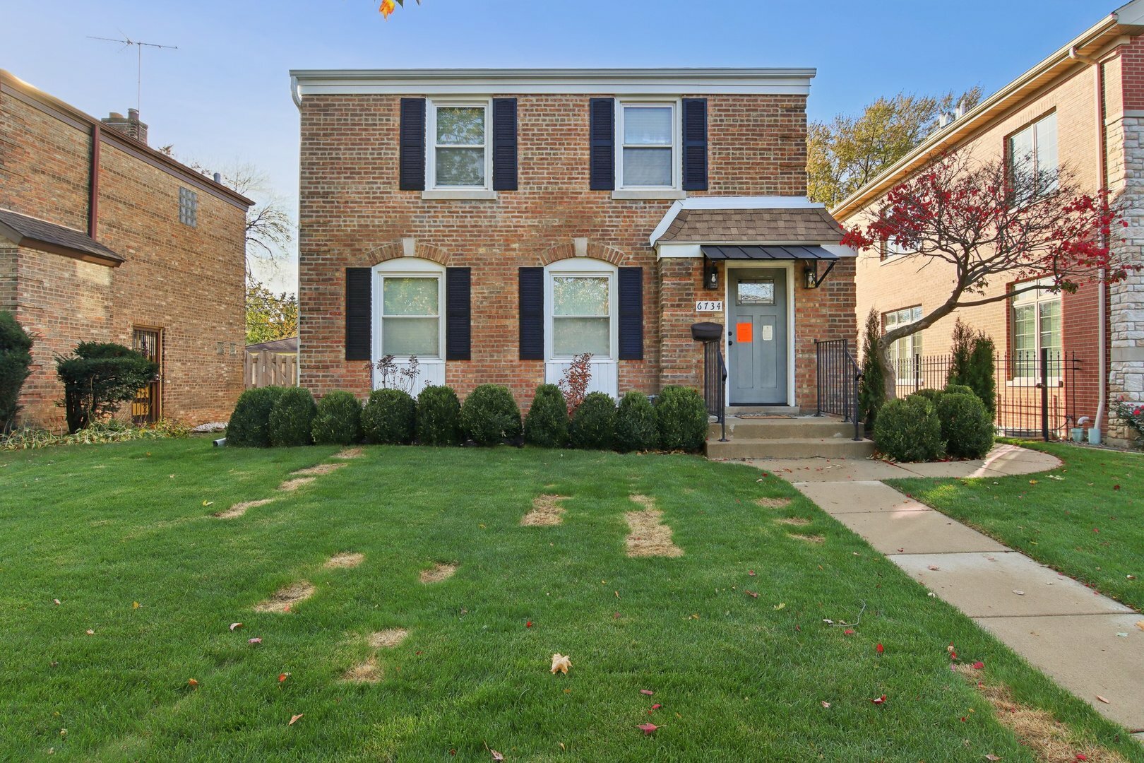 Property Photo: 6734 N Hamlin Avenue IL 60712