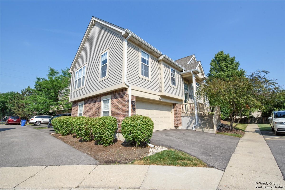 Property Photo: 2647 N Greenwood Avenue IL 60004