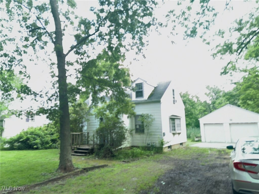 Property Photo: 26014 Pettibone Road OH 44146