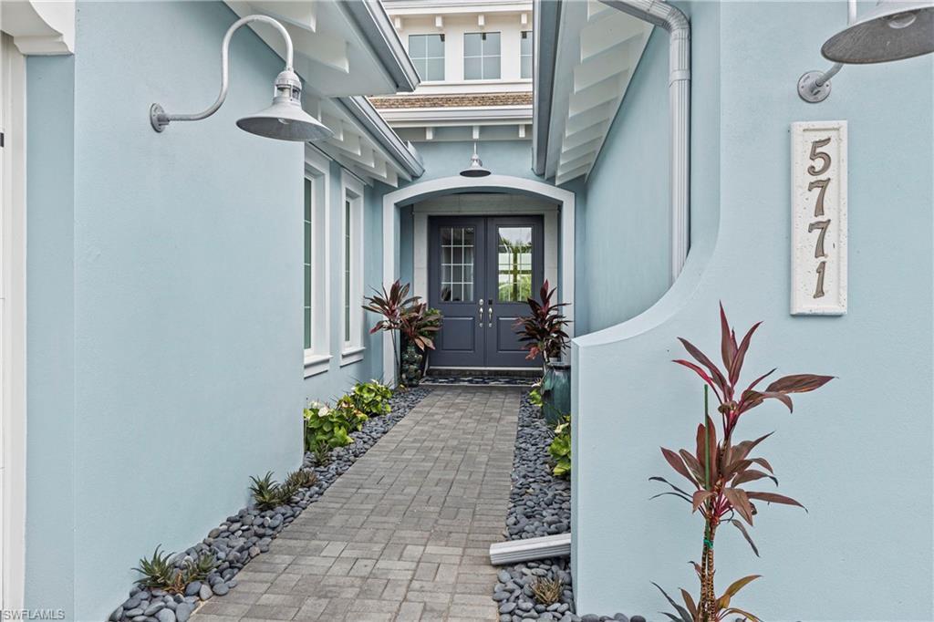 Property Photo:  5771 Clarendon Dr  FL 34113 