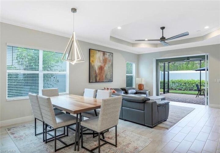 Property Photo: 2313 Ariane Dr FL 34112