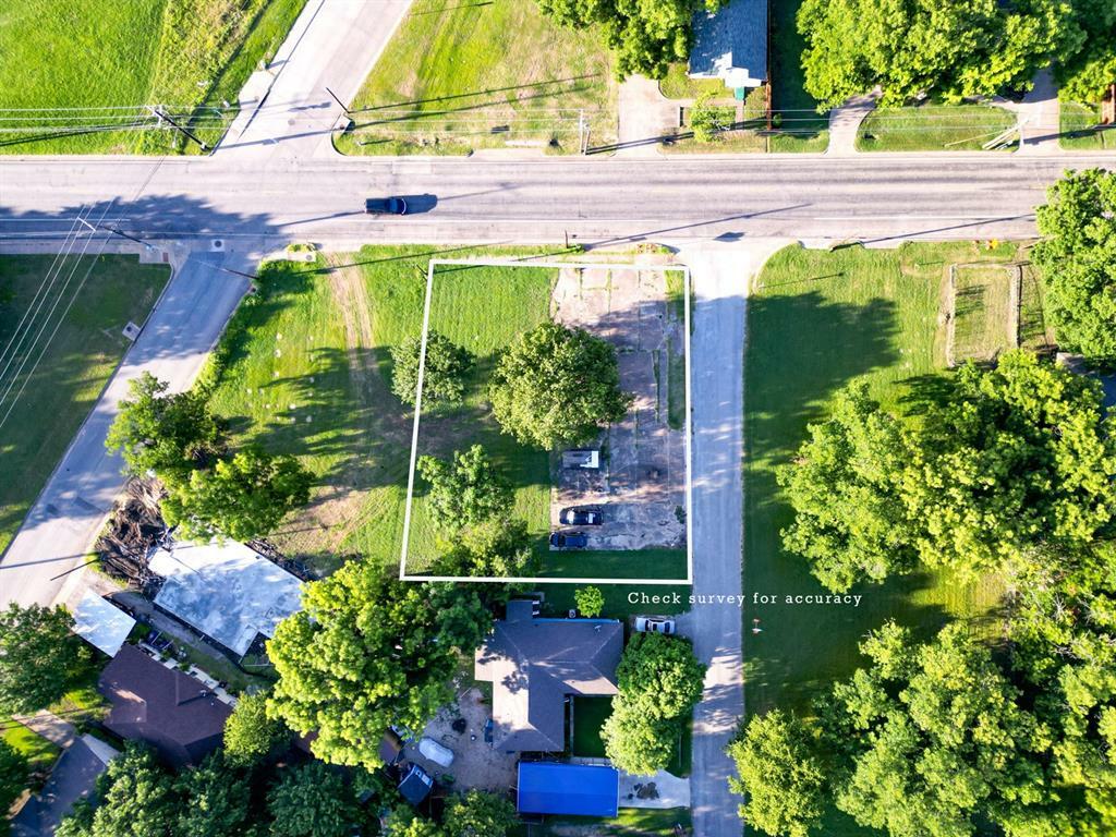 Property Photo:  906 Dr Martin Luther King Jr Boulevard  TX 75165 