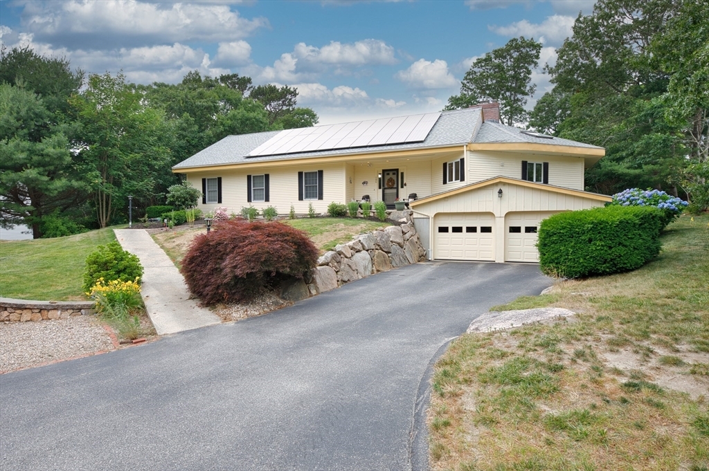 106 Ambleside Dr  Falmouth MA 02540 photo
