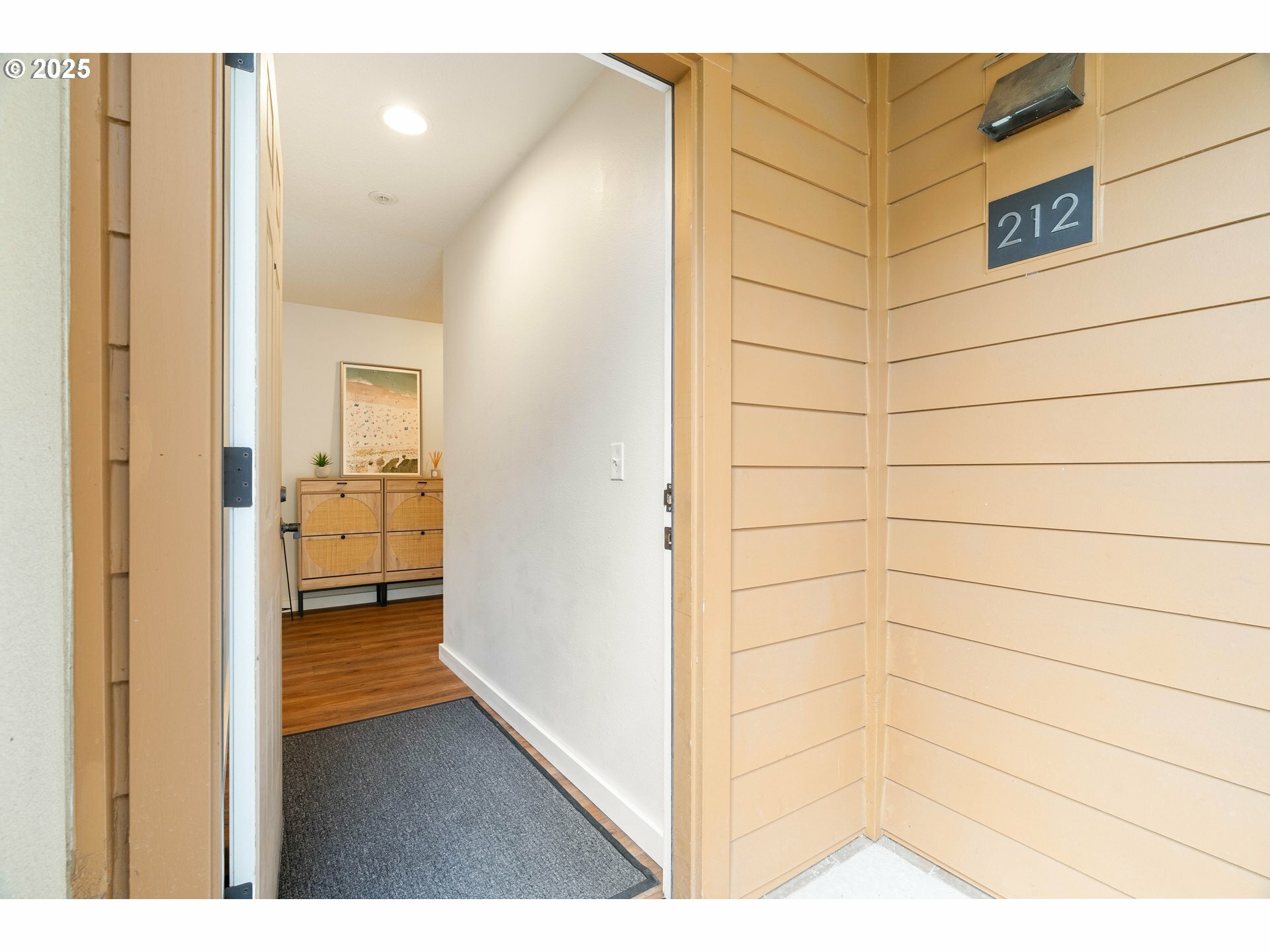 Property Photo:  1535 SW Clay St 212  OR 97201 