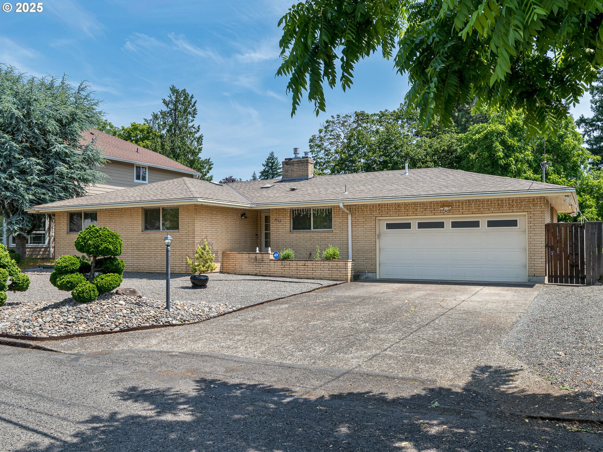 2042 SE 138th Ave  Portland OR 97233 photo