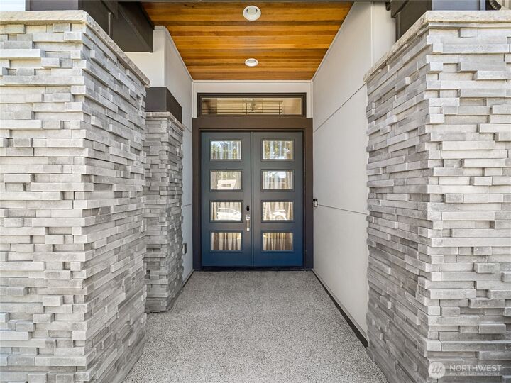 Property Photo: 4710 86th Avenue SE WA 98040