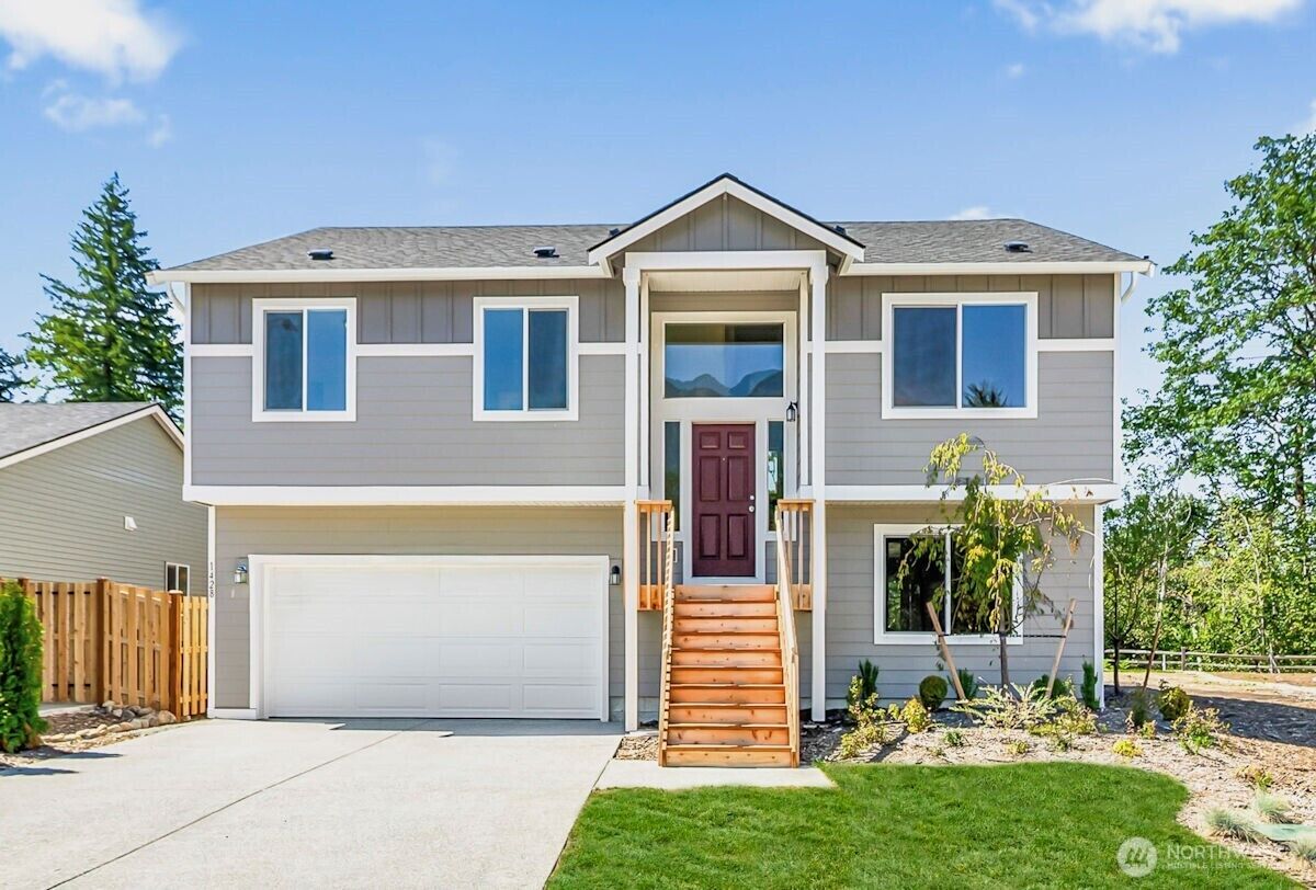 Property Photo:  1428  Alder Lane  WA 98251 