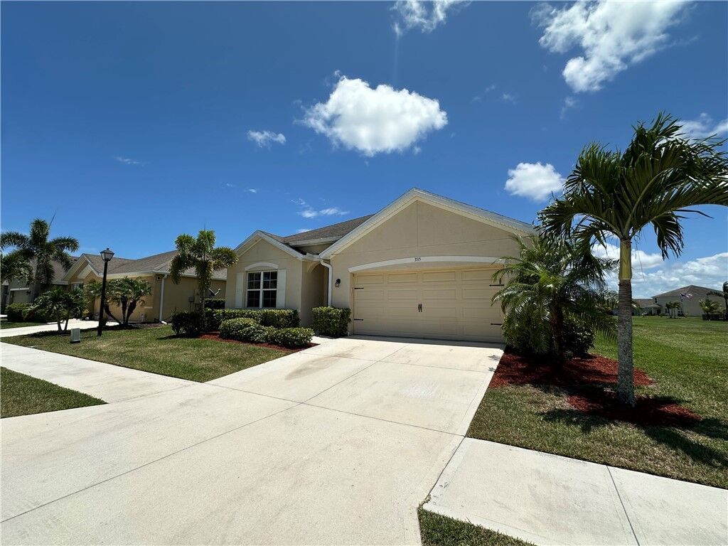 Property Photo: 3315 Rockport Street SW FL 32968