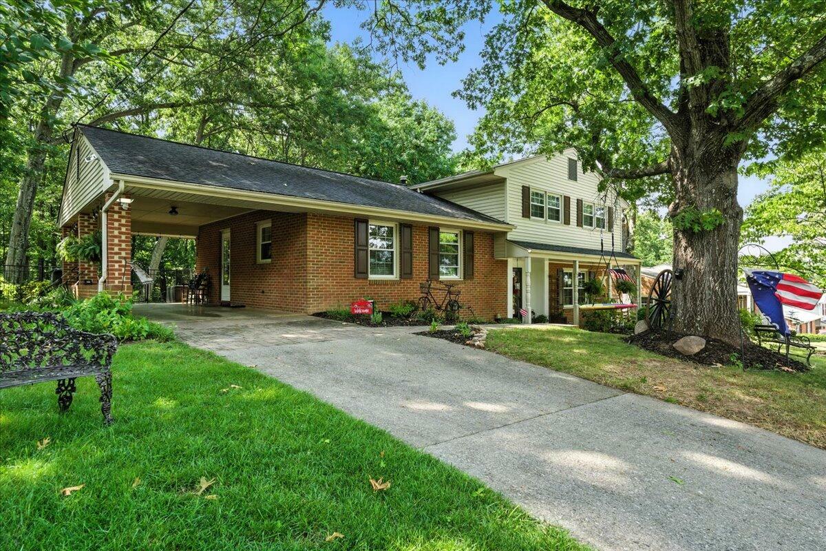 Property Photo:  2831 Westclub Dr  VA 24153 