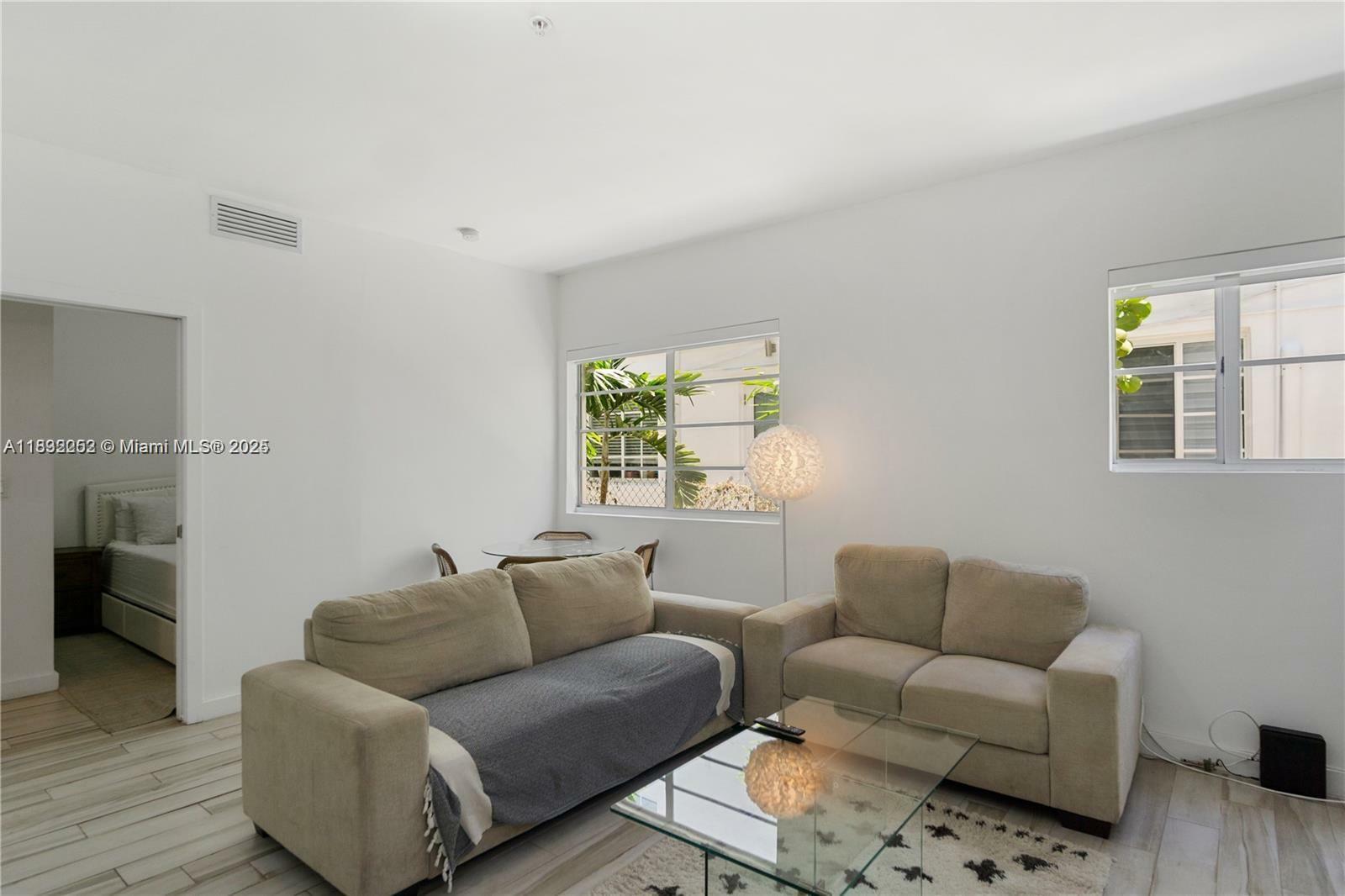 Property Photo: 1560 Meridian Ave 108 FL 33139