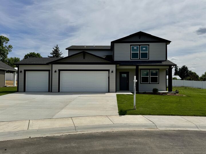 704 E 4th St  Deer Park WA 99006 photo