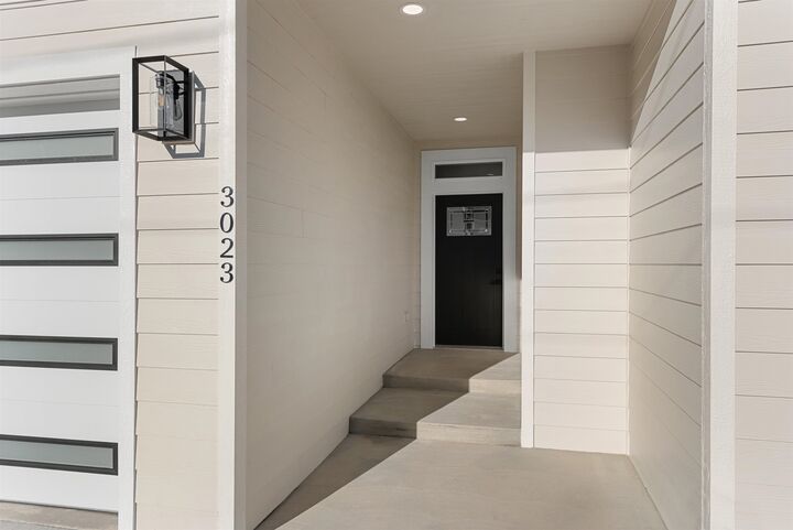 Property Photo: 3023 W Hartson Ave WA 99224